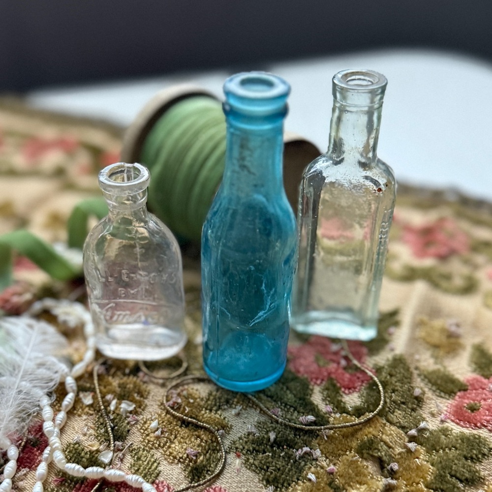Set of 3 Antique Miniature Apothecary Azure Glass Bottles - Picture 11 of 12
